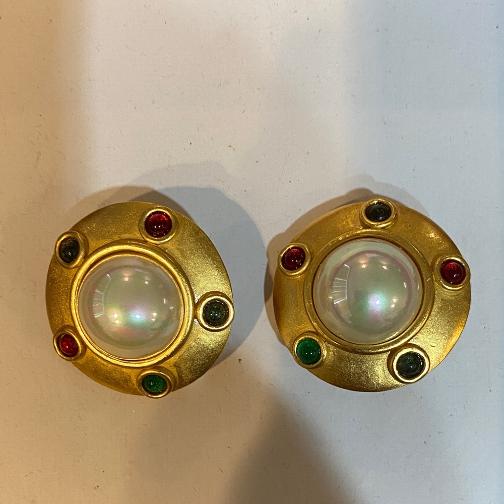 Elegant Gold and Pearl Stud Earrings